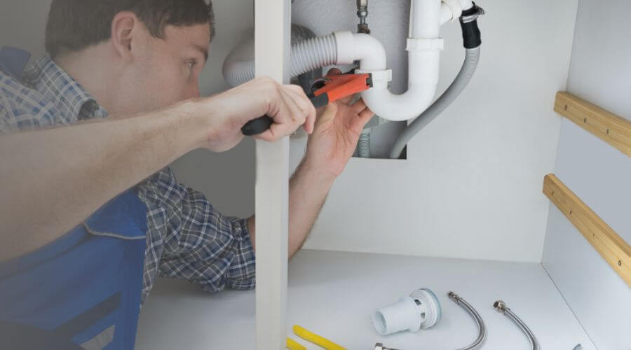 Expert burst pipe repair services in Danforth, IL